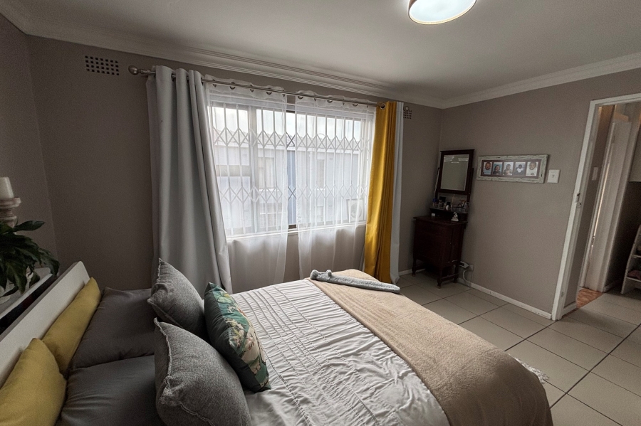2 Bedroom Property for Sale in Goodwood Estate Western Cape